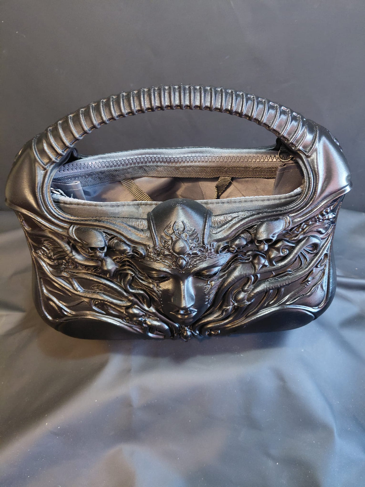 OBSIDIAN MEDUSA