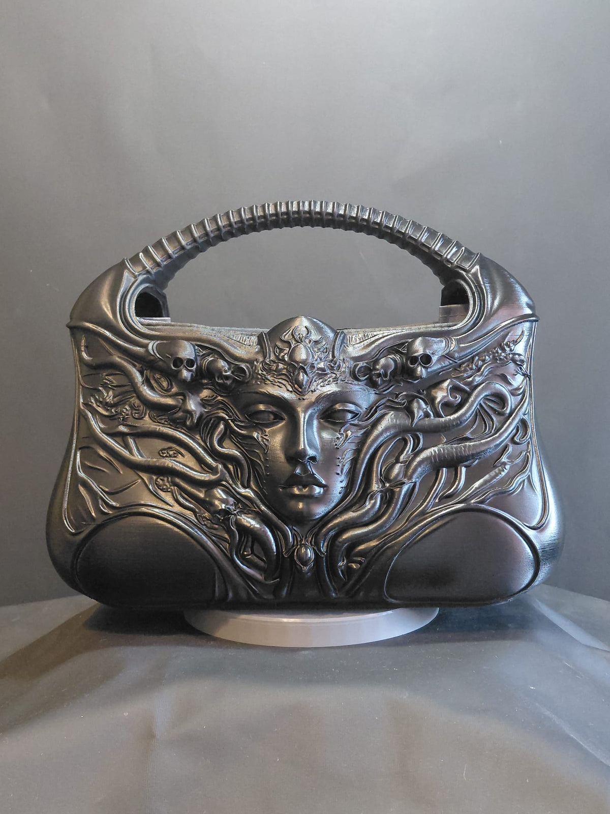 OBSIDIAN MEDUSA